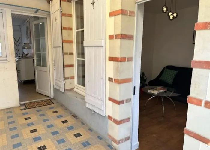 Petite Maison Et Son Jardinet Casa de Férias *